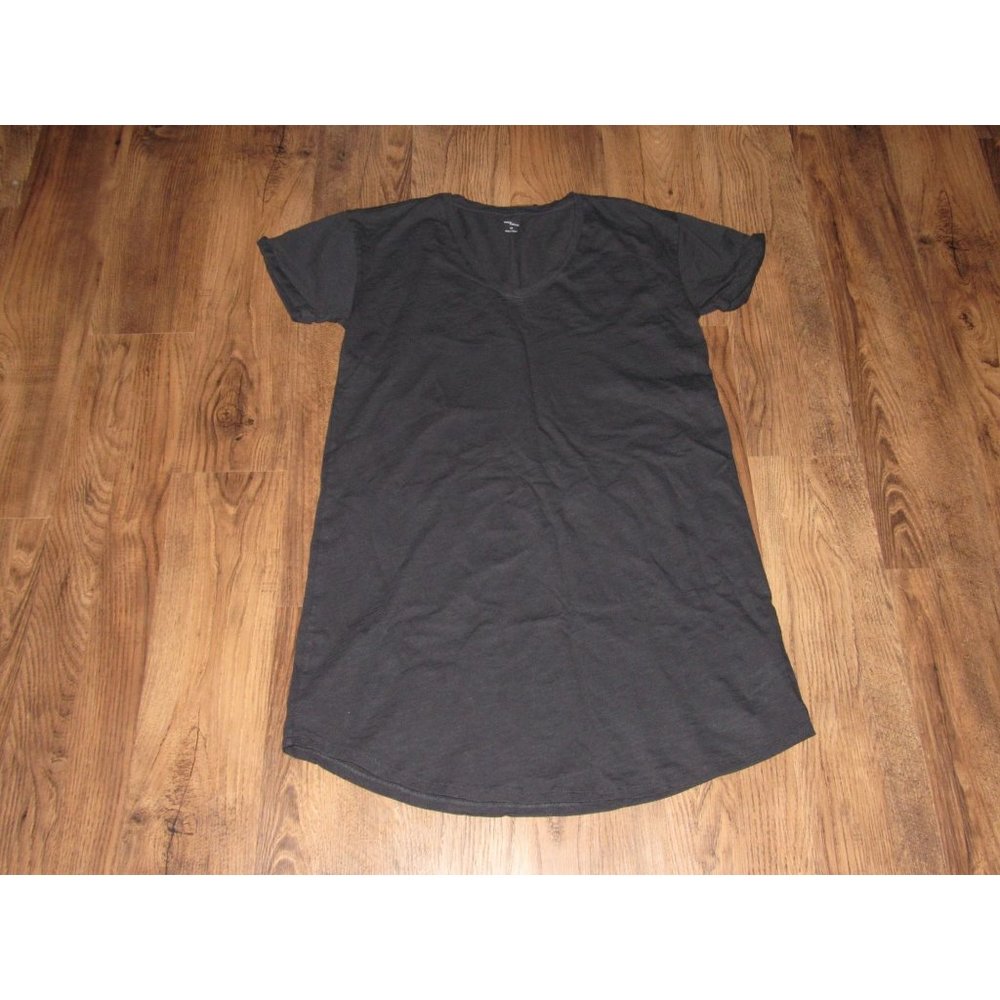 Daily Ritual Men's Extended V-Neck T-shirt - Large